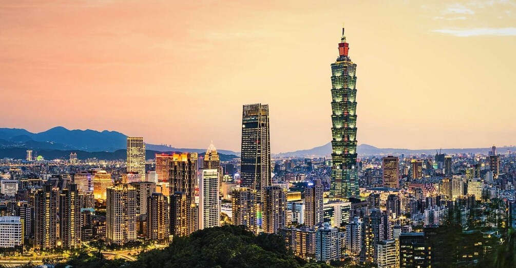 Picture 3 for Activity Taipei: Pineapple Cake Workshop & Historical City Tour 3