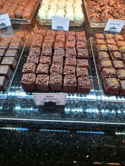 Picture 4 for Activity Lausanne: Walking Tour with Chocolate Tastings & Metro 2