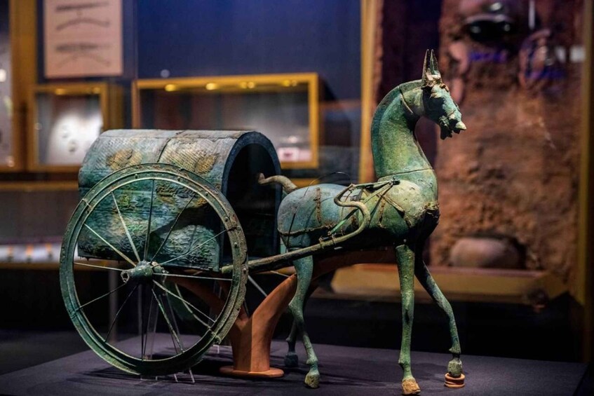 Picture 4 for Activity Guiyang: Guizhou Provincial Museum Half Day Guided Tour 3