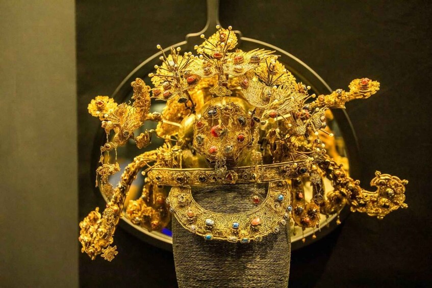 Picture 3 for Activity Guiyang: Guizhou Provincial Museum Half Day Guided Tour 2