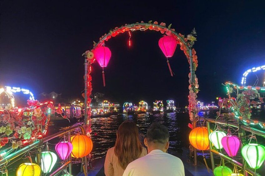 Hoi An Lantern Making Class with Hoai River Boat Ride 3