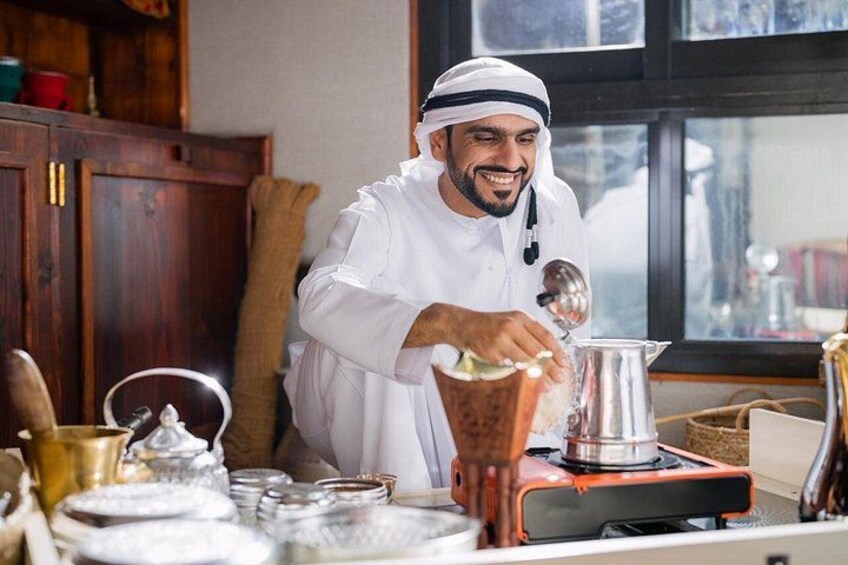 Live Emirati coffee Making 4