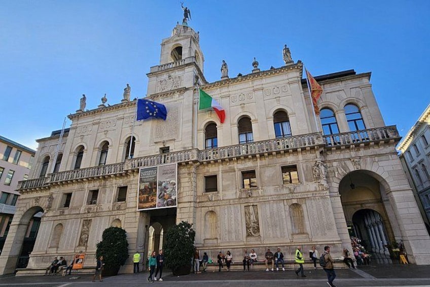 Tour Accompanied by the Historic Center of Padua 1