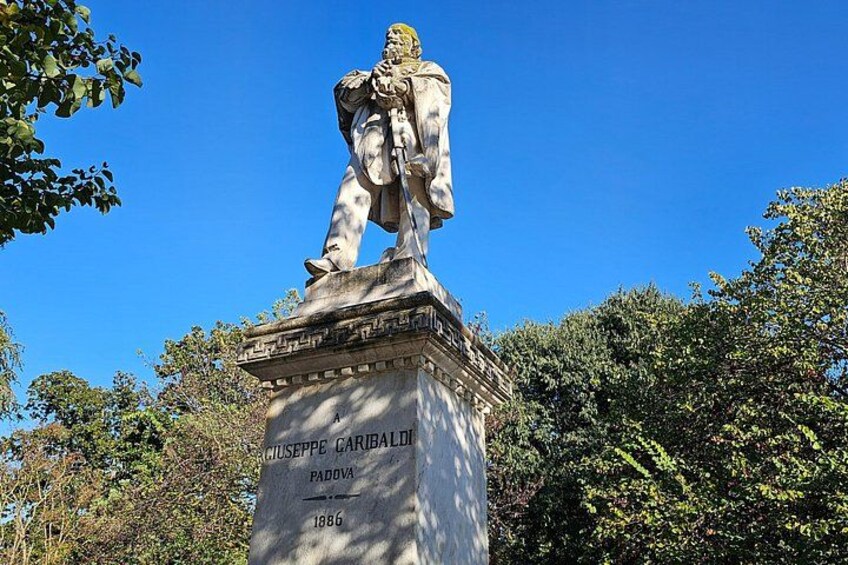 Tour Accompanied by the Historic Center of Padua 3