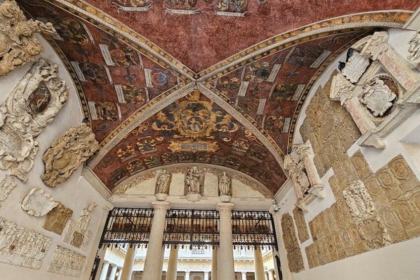 Tour Accompanied by the Historic Center of Padua 3