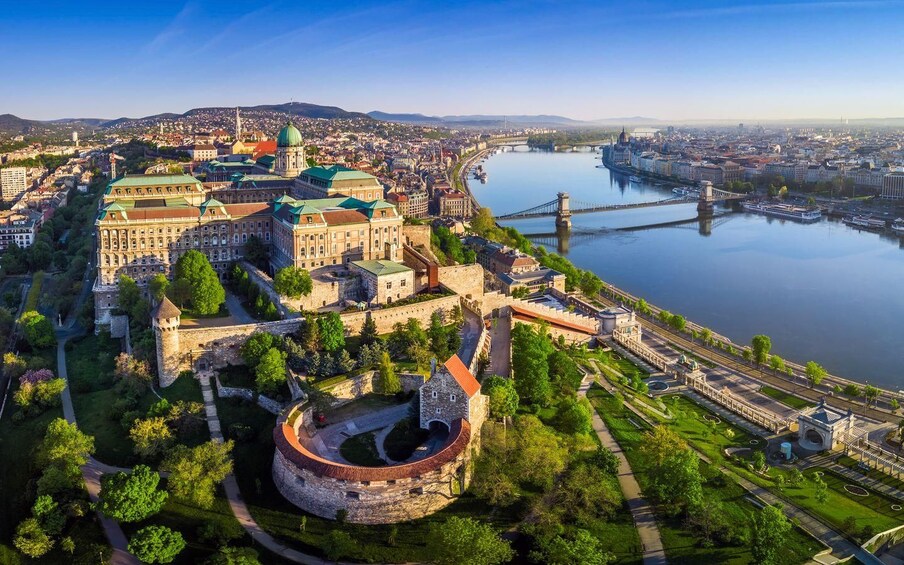 Budapest: Guided Castle Walk & City Tour 3 hours 1