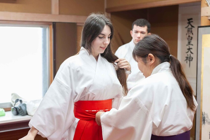 Nagoya: Shinto Priest or Shrine Maiden Experience 1