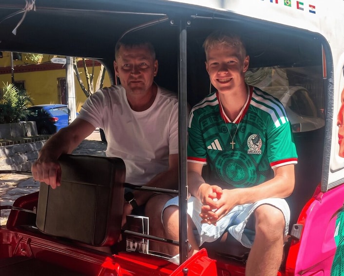 Picture 18 for Activity Mexico City: Tuk Tuk Sightseeing Tour of La Roma and La Romita 4