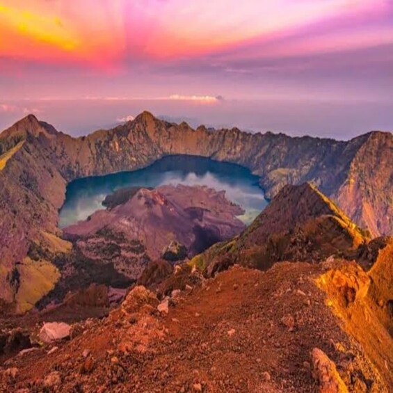 Mount Rinjani Trekking 3D/2N To Summit,Lake & Hot Spring 2