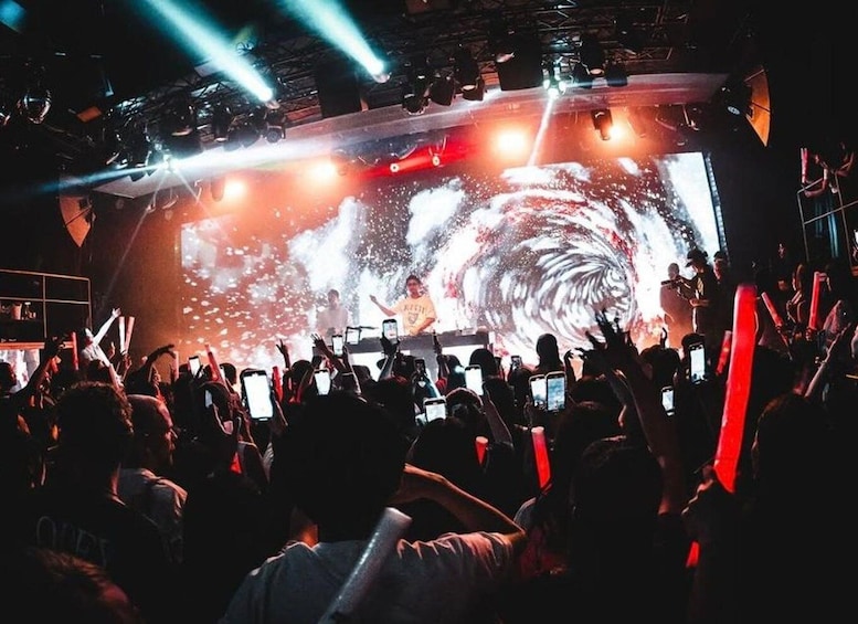 Picture 12 for Activity Osaka Umeda:PICCADILLY LIVE SHOW & NIGHTCLUB TICKET & Shisha 4