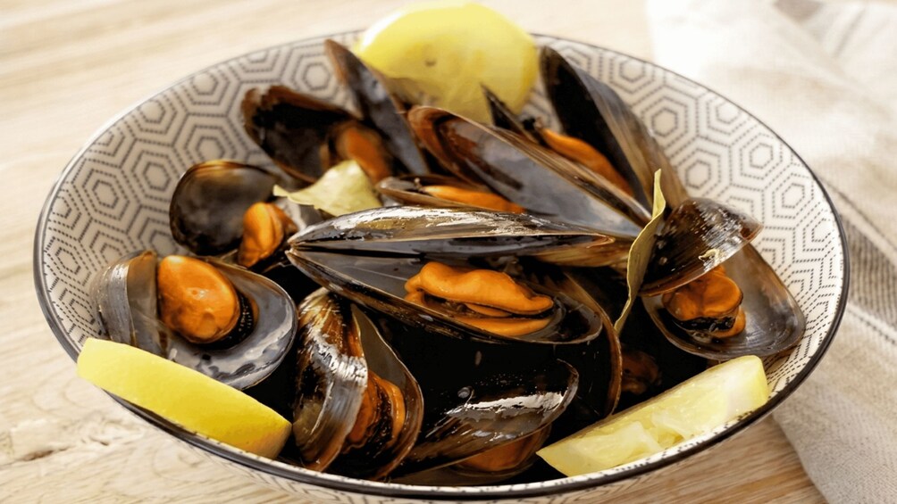 Picture 10 for Activity From Santiago: Rías Baixas Tour with Winery & Optional Boat 2