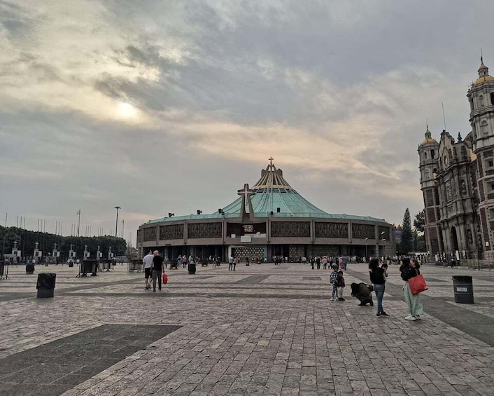 Basilica de Guadalupe: Complete Walking Tour 1