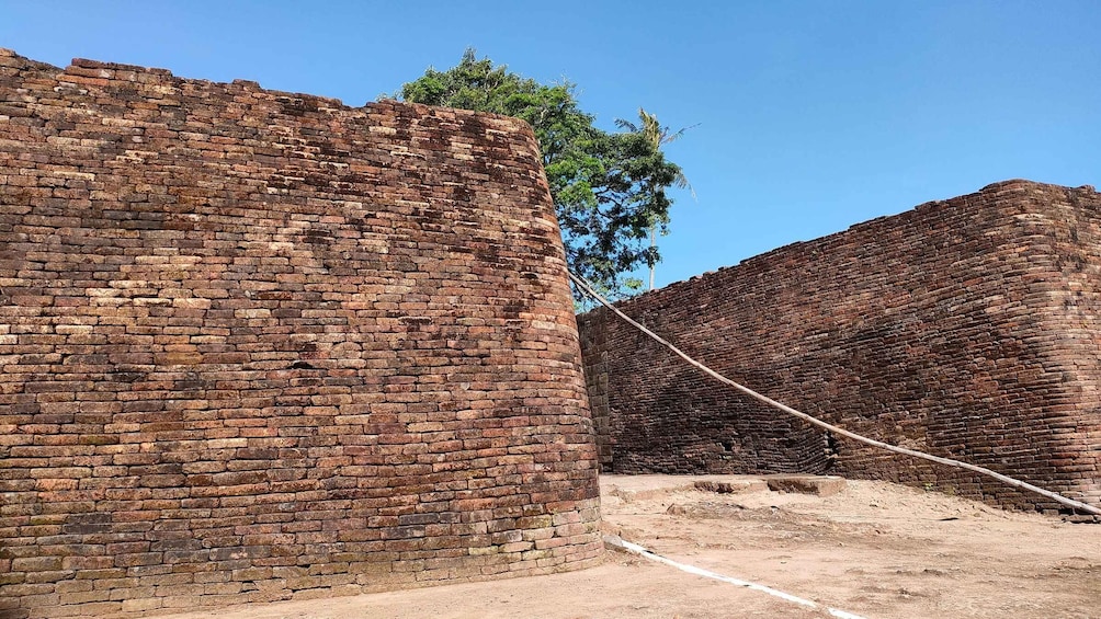 Picture 31 for Activity Makassar: Fort Rotterdam, Somba Opu & Museum City Tour 3
