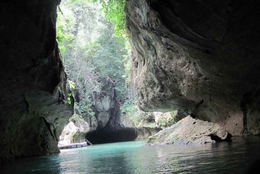 Picture 16 for Activity Belize City: Cave Tubing & Altun Ha Mayan Ruin with Lunch 4