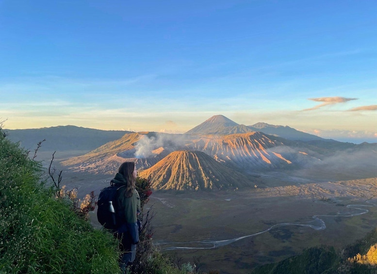 Malang: Sunrise at Mount Bromo and Vulcanic Crater Tour 2