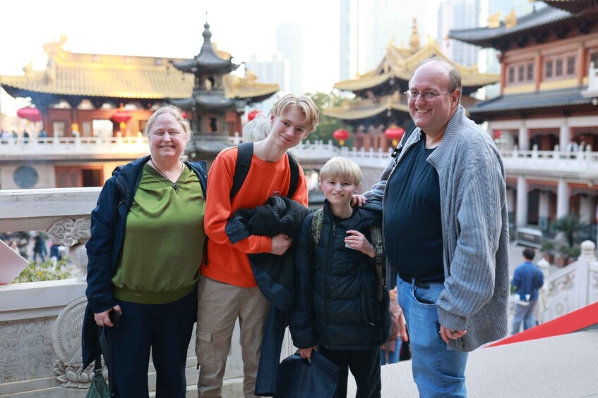 Shanghai Experience for Families and Layover Tour with Car 1