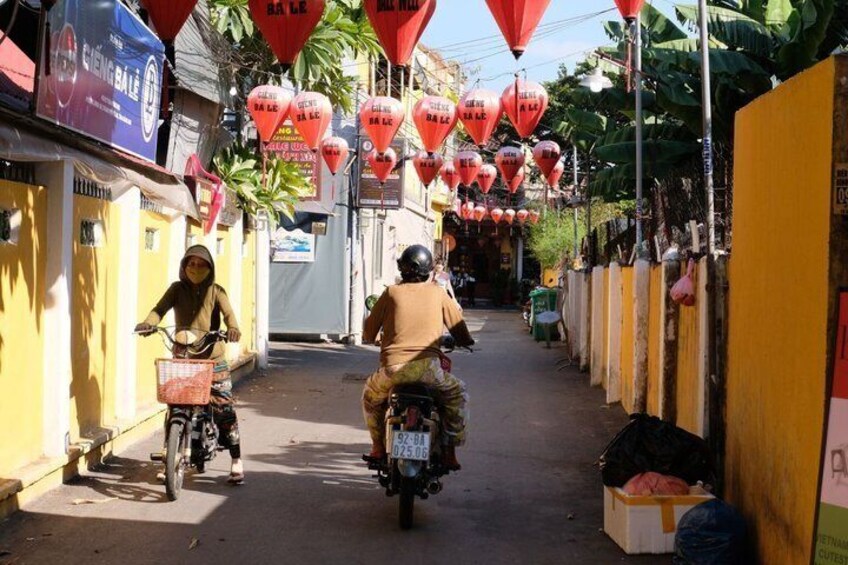 Hoi An Food Tour: 12 Flavors of a Former Trading port 3