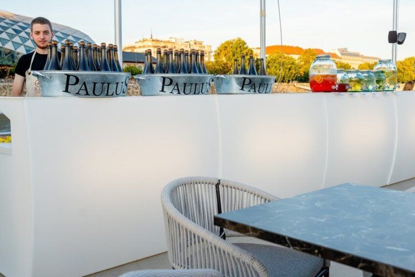 Unlimited Prosseccoo, Beer, Aperol & Limoncello Spritz Cruise 3