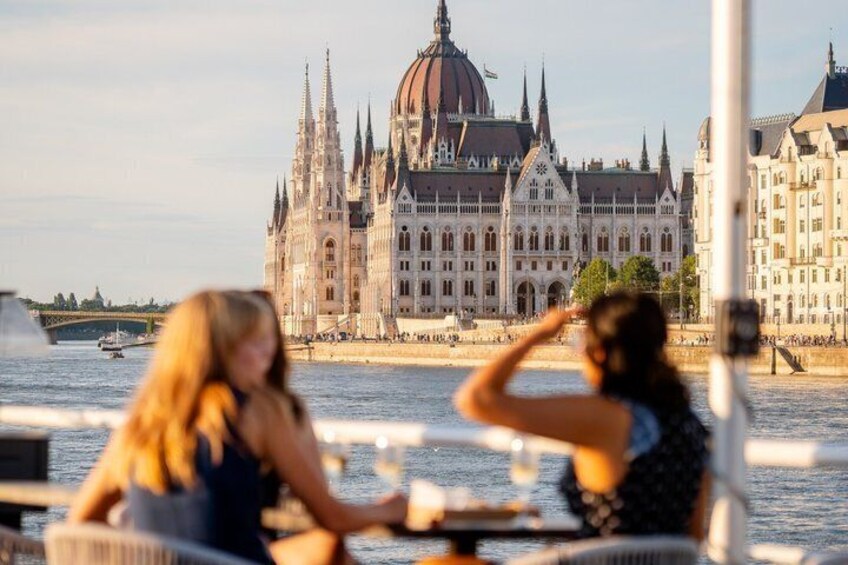 Unlimited Prosseccoo, Beer, Aperol & Limoncello Spritz Cruise 5