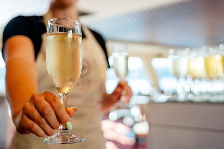 Unlimited Prosseccoo, Beer, Aperol & Limoncello Spritz Cruise 3