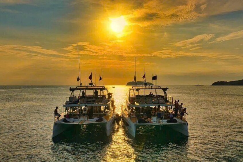 Premium Nha Trang Bay Yacht Sunset Tour and Gourmet Dinner 2