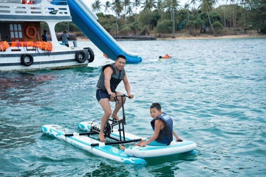 Premium Nha Trang Bay Yacht Sunset Tour and Gourmet Dinner 4