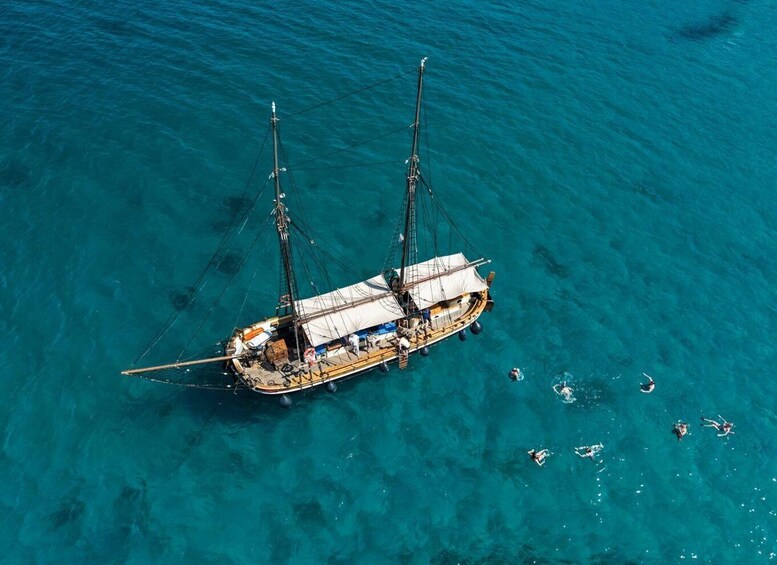 Picture 1 for Activity Zadar: Traditional Boat Tour with Unlimited Wine & 3 Stops 4