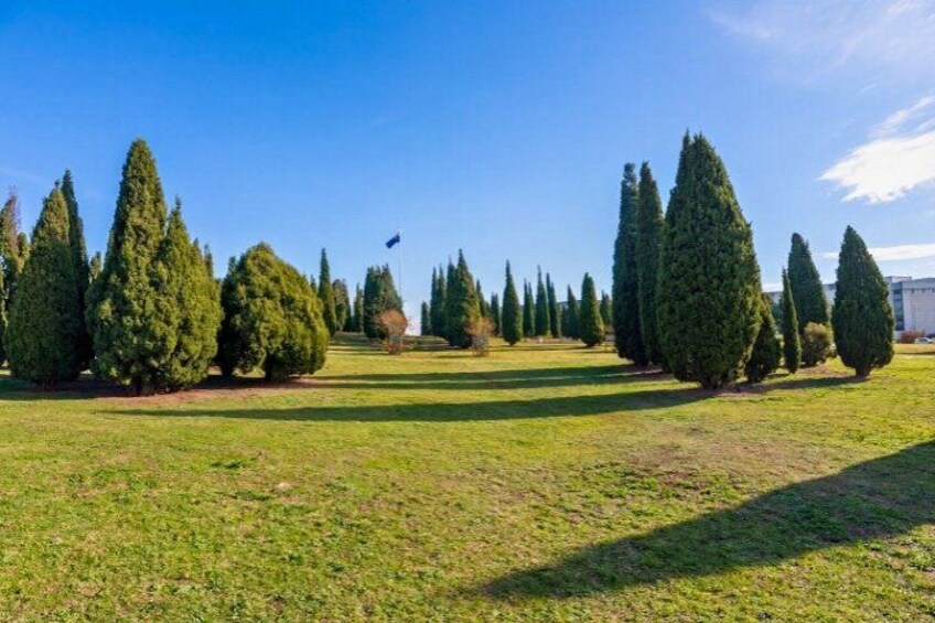 Canberra City Highlights Self Guided Walking Tour 3