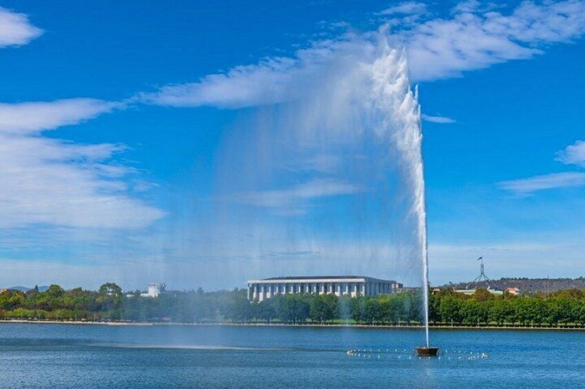 Canberra City Highlights Self Guided Walking Tour 5