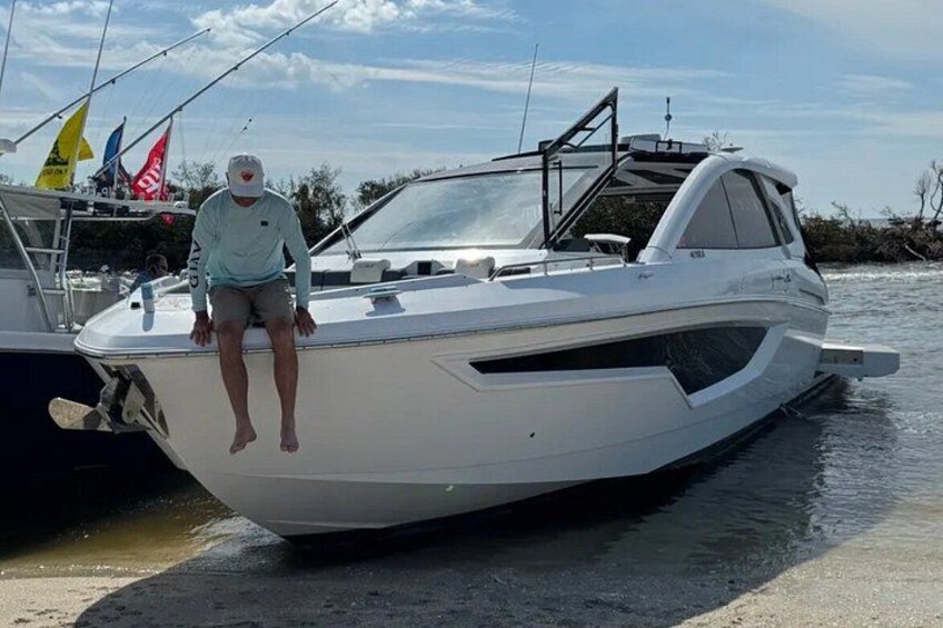 Sarasota- 43’ Giddy Up | Cruisers Yachts GLS 42- 3 Hour 3