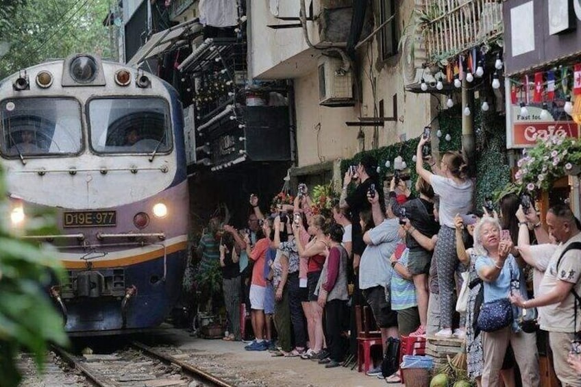 Colorful Incense Village & Famous Hanoi Train Street Experience|
4