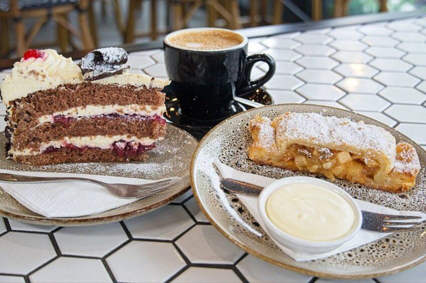 Kaffee and Kuchen (Coffee and Cake) Walking Tour in Hahndorf 3