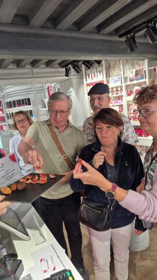 Lyon: Visit and taste the best pastries in the Croix-Rousse district 1