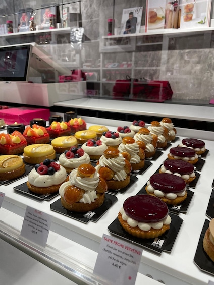 Picture 10 for Activity Lyon: Visit and taste the best pastries in the Croix-Rousse district 5