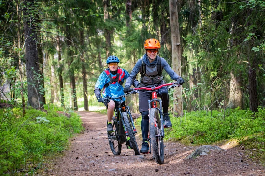 Picture 1 for Activity 3-Hour Guided E-bicycle Tour in Lahti 1