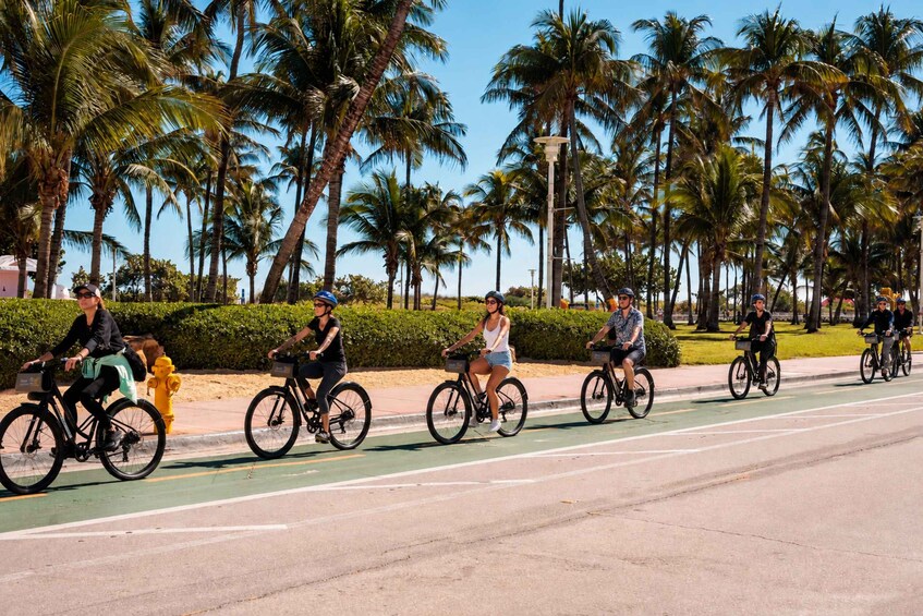 Picture 46 for Activity Miami Beach: Guided Bike Tour with Food Tasting (Adults) 5