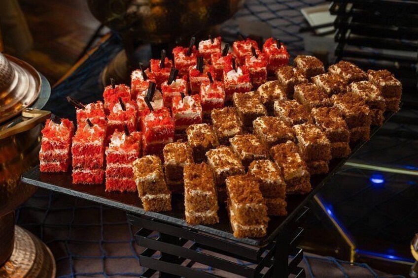Luxury Dhow Dinner Cruise Abu Dhabi Yas Island 4
