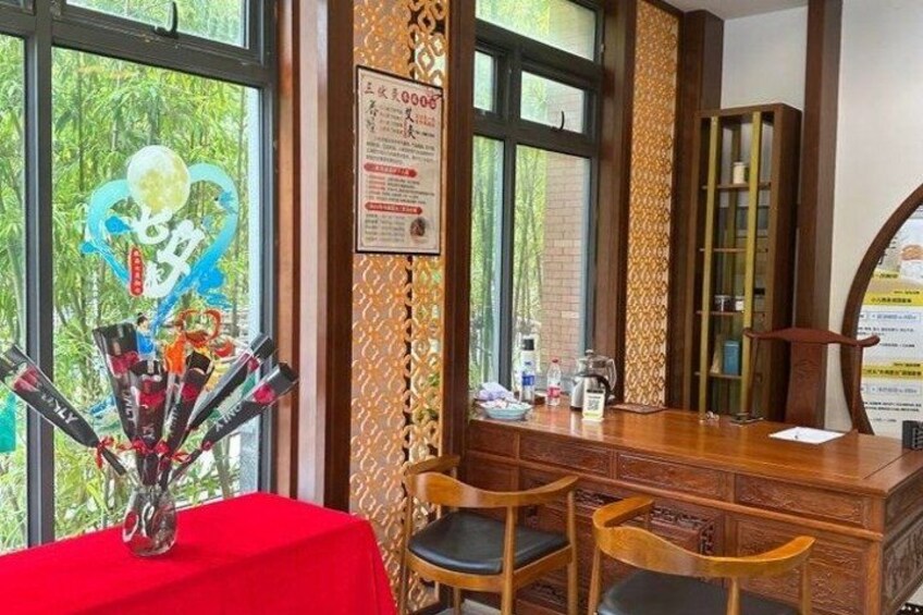 Shanghai:Chinese Wellness Day with Taichi, Pulse Reading and TCM 4