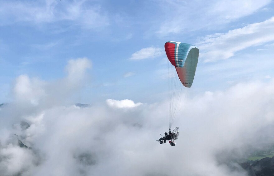 Picture 1 for Activity Vang vieng: Longtail boat&Paragliding & hotel pick-up 4