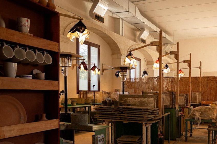 Model Ceramics in the Laboratory of a Masseria with aperitif 2