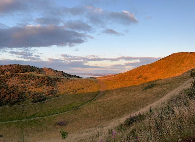 Picture 2 for Activity Edinburgh: Arthur's Seat Hiking Tour with a Local Guide 4