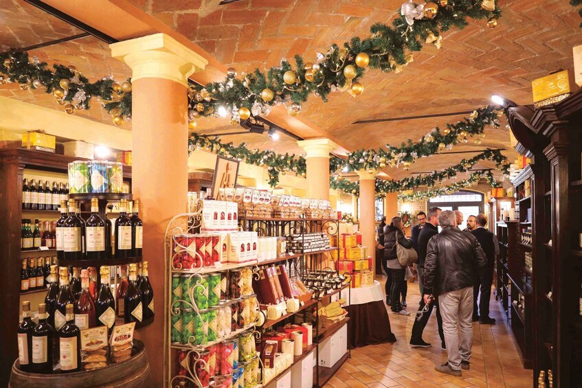 Picture 7 for Activity MODENA: BALSAMIC VINEGAR TOUR AND TASTING – TRADITIONAL 2