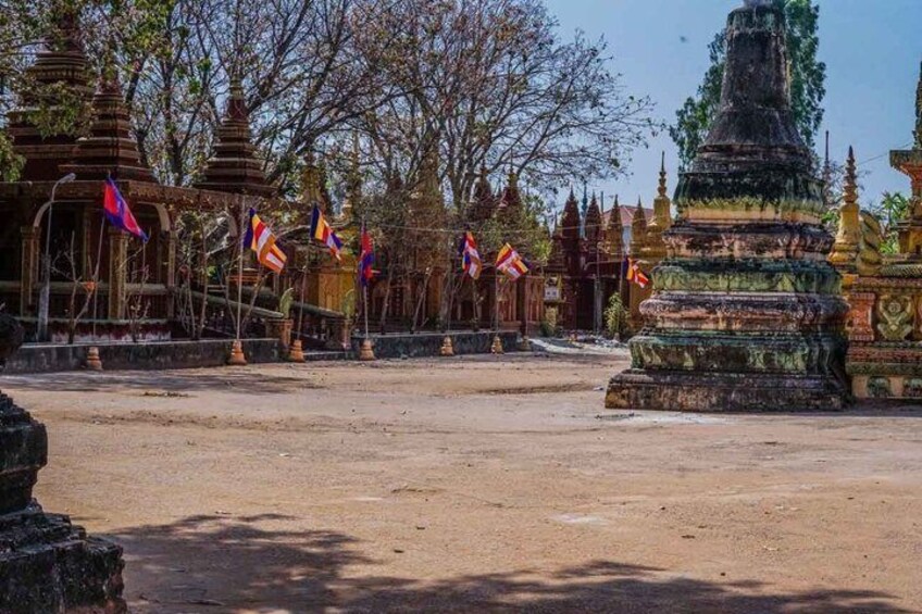 Private E-Bike Tour of Rolous Group and Sunset at Kompong Kleang 1