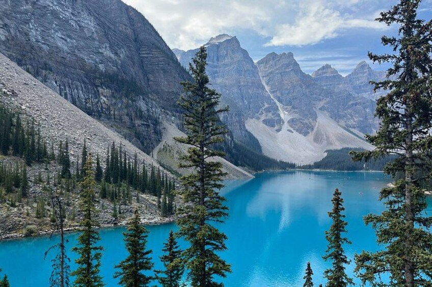 Private Moraine Lake, Lake Louise & Emerald Lake - From Calgary 1