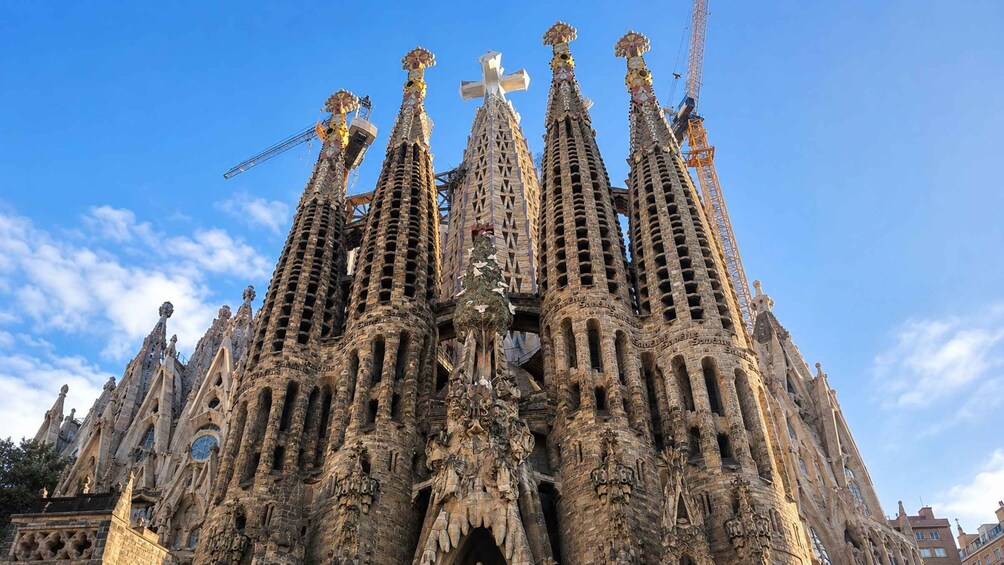 Picture 2 for Activity Barcelona: Sagrada Familia Skip-the-Line Entry Ticket & Tour 2