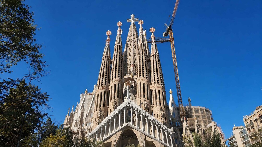 Barcelona: Sagrada Familia Skip-the-Line Entry Ticket & Tour 1