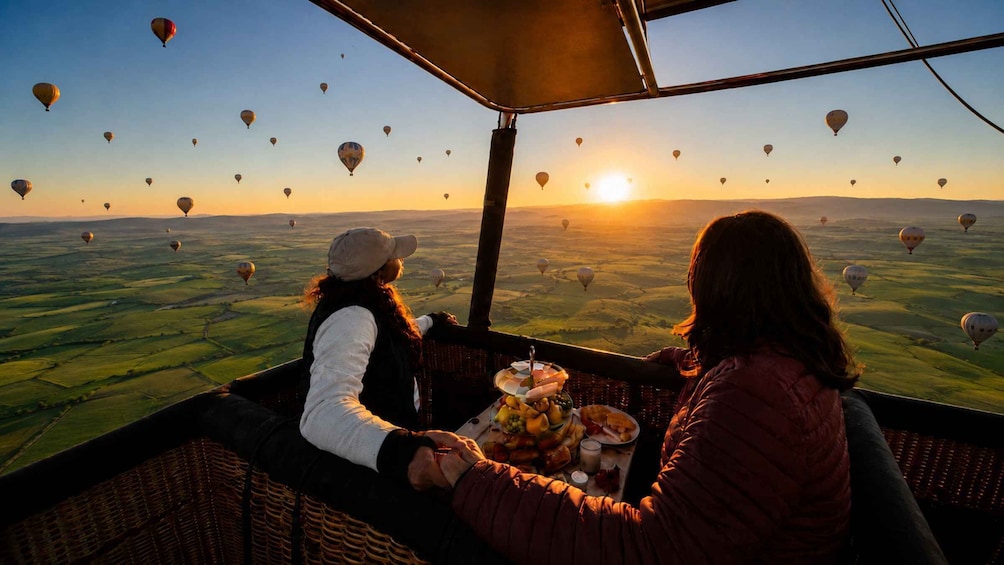 Picture 2 for Activity Marrakech: Romantic Hot Air Balloon Ride & Berber Breakfast 3
