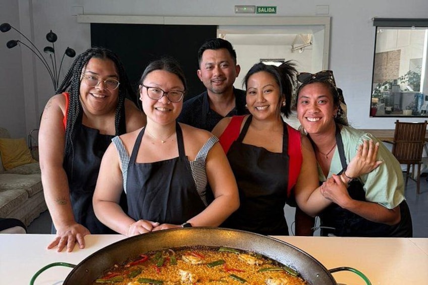 Madrid: Paella Sangria and Churro Making Class in the City Center 4