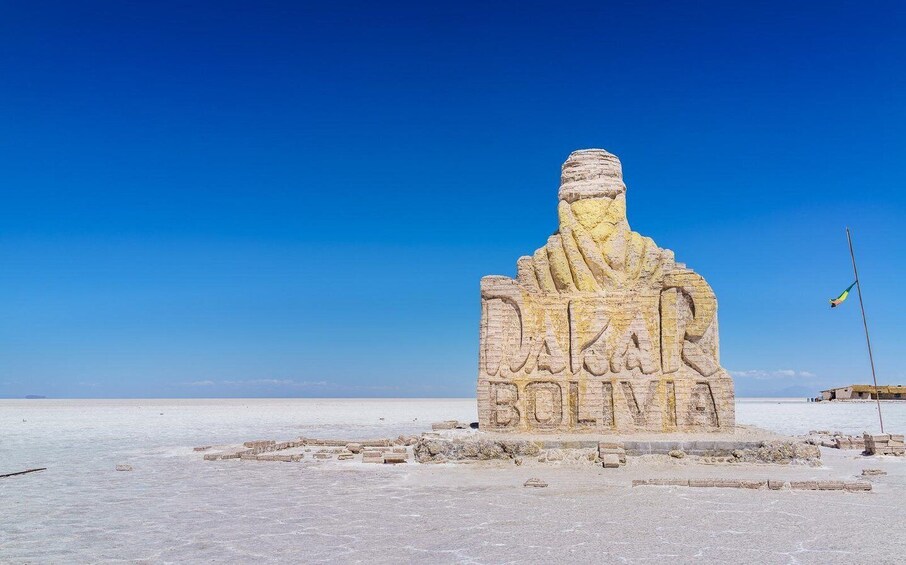 Uyuni: Salt Flats and Sunset Guided Tour with Lunch 1