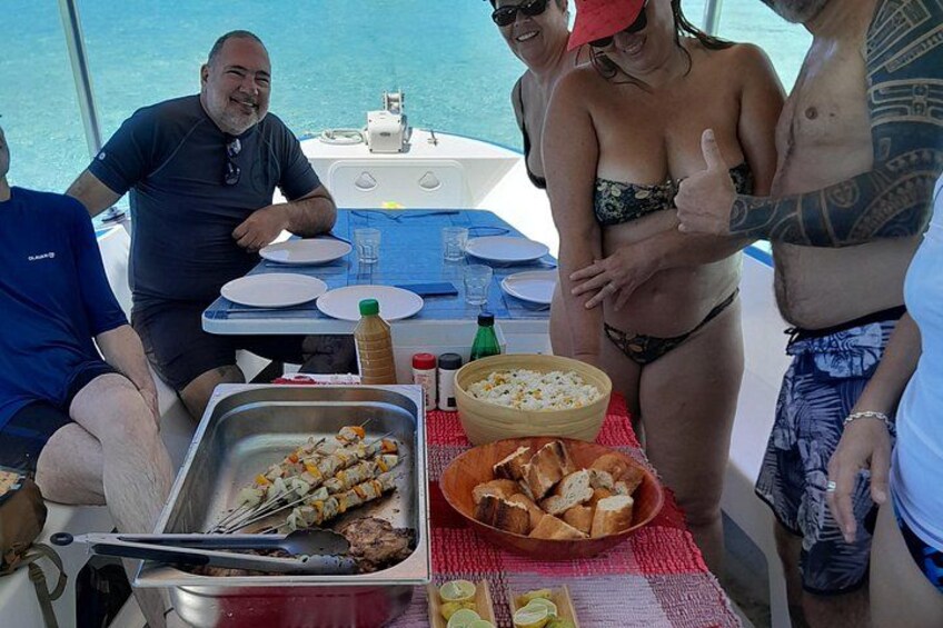Moorea Lagoon Tour with Lunch 5